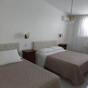 Homestay Speedy Guest - Vicino Aeroporto E Fiera, Fiumicino