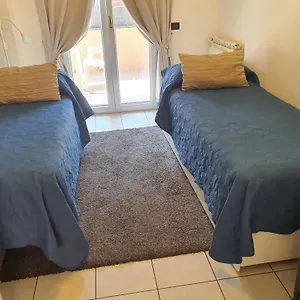 לינה וארוחת בוקר Brezza Marina, פיומיצ'ינו